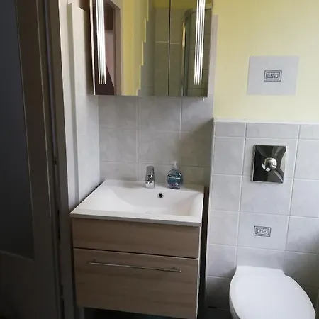 Schuhhaus Ganster アパート マリアツェル